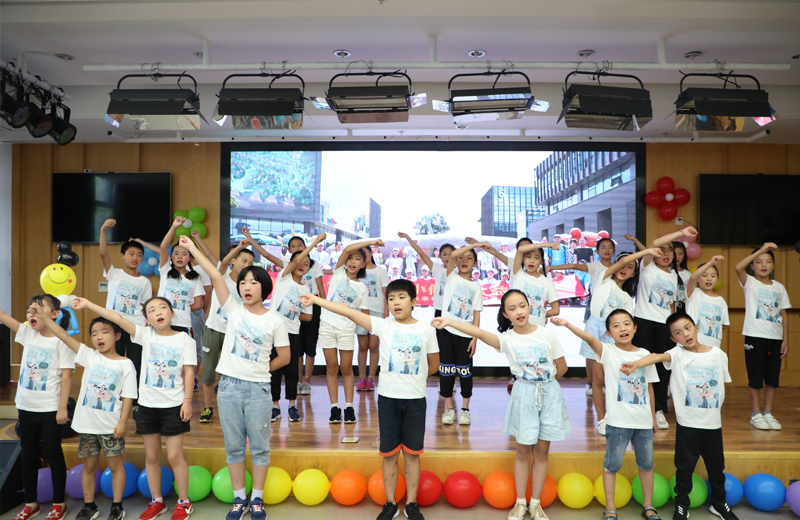 2019年8月17日，球盟会二建“球盟会都是追梦人”小候鸟公益夏令营圆满落幕。