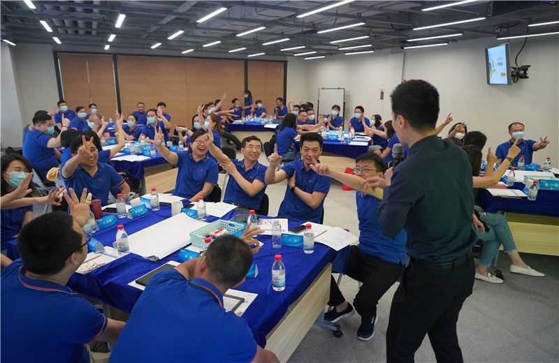 2021年8月7日，中怡设计召开“转变角色，带好团队”2021年夏季主管骨干管理培训。